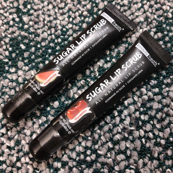 NWT! 2- Beauty Treats Sugar Lip Scrubs - Picture 1 of 4